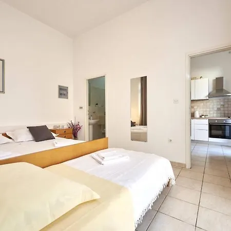 In Slatine With Terrace, Air Conditioning, Wifi Διαμέρισμα *
