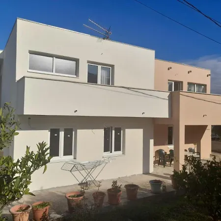 Διαμέρισμα In Slatine With Terrace, Air Conditioning, Wifi Τρογκίρ